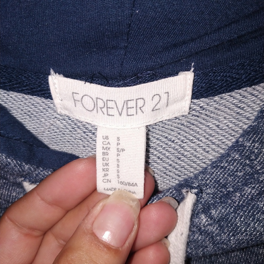 Cropped hoodie! - Picture 3 of 4